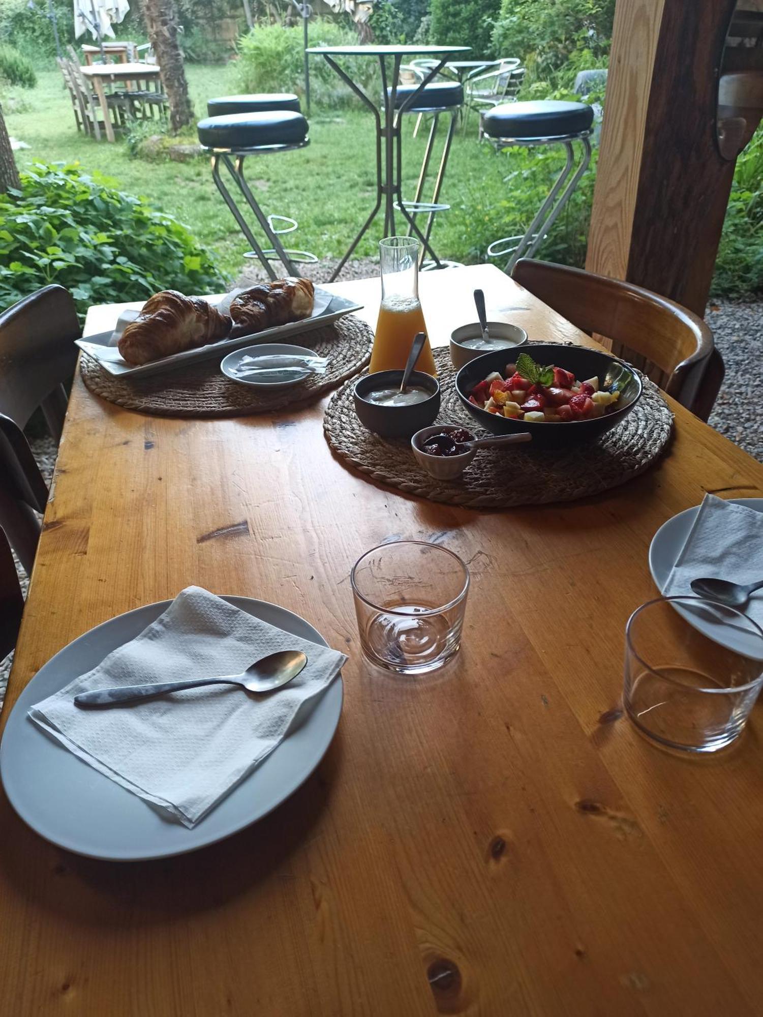 LéranLe Dinanga住宿加早餐旅馆 外观 照片
